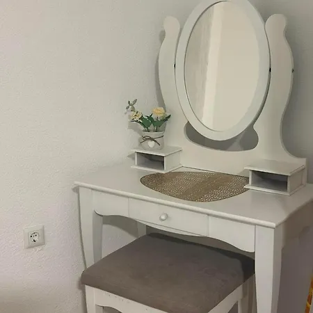 Stan Na Dan Uskoplje شقة